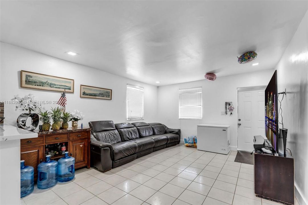 For Sale: $1,850,000 (8 beds, 5 baths, 4780 Square Feet)