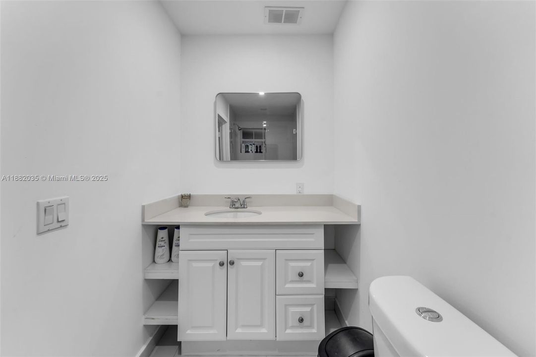 For Sale: $1,850,000 (8 beds, 5 baths, 4780 Square Feet)