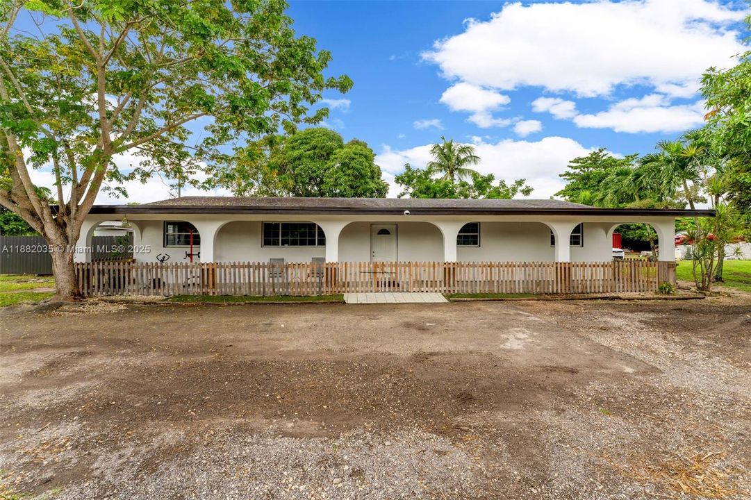 For Sale: $1,850,000 (8 beds, 5 baths, 4780 Square Feet)