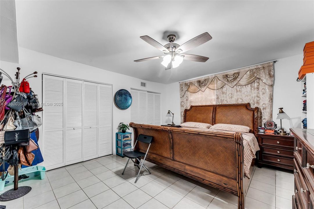 For Sale: $1,850,000 (8 beds, 5 baths, 4780 Square Feet)