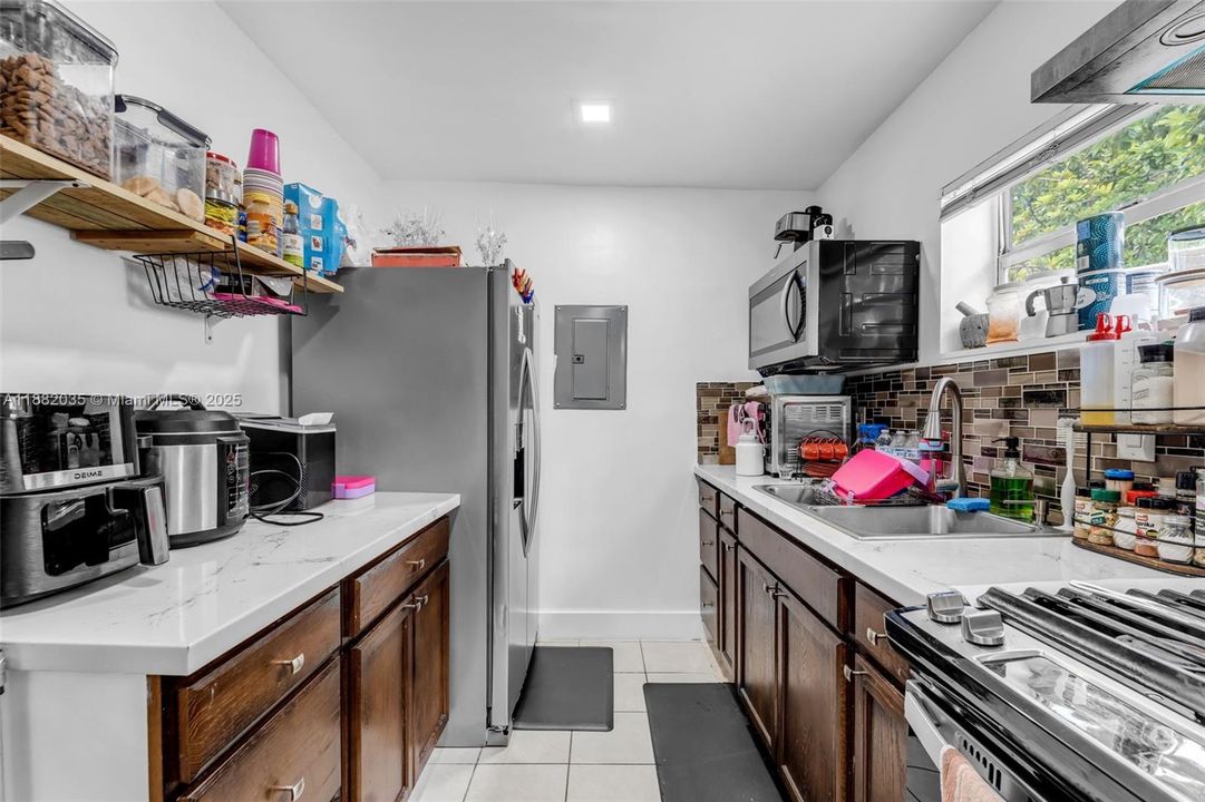 For Sale: $1,850,000 (8 beds, 5 baths, 4780 Square Feet)