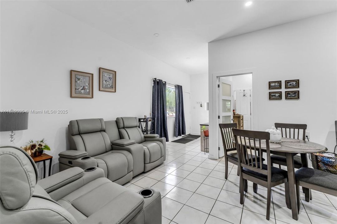 For Sale: $1,850,000 (8 beds, 5 baths, 4780 Square Feet)