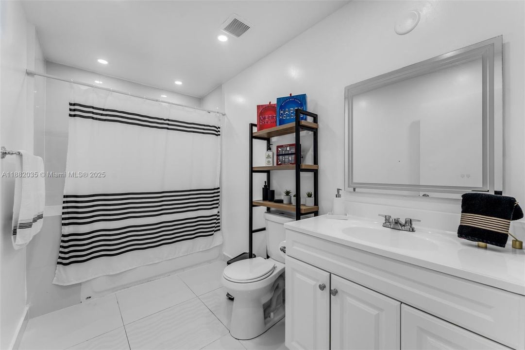 For Sale: $1,850,000 (8 beds, 5 baths, 4780 Square Feet)