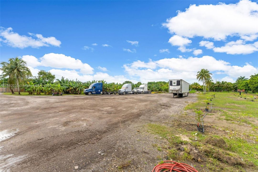 For Sale: $1,850,000 (8 beds, 5 baths, 4780 Square Feet)