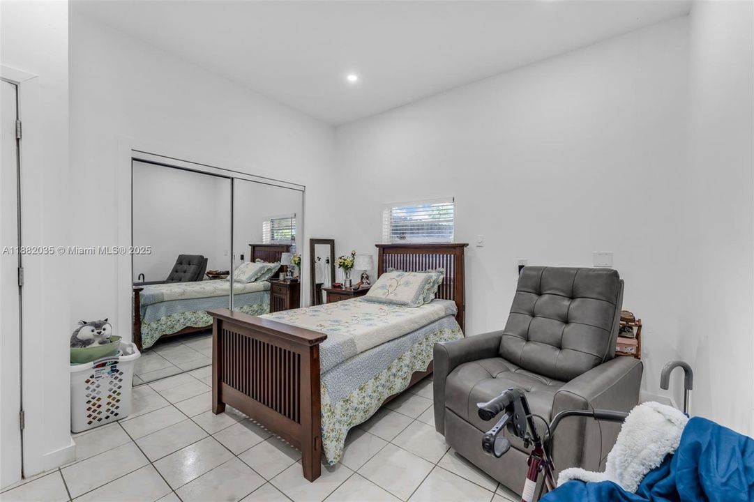 For Sale: $1,850,000 (8 beds, 5 baths, 4780 Square Feet)