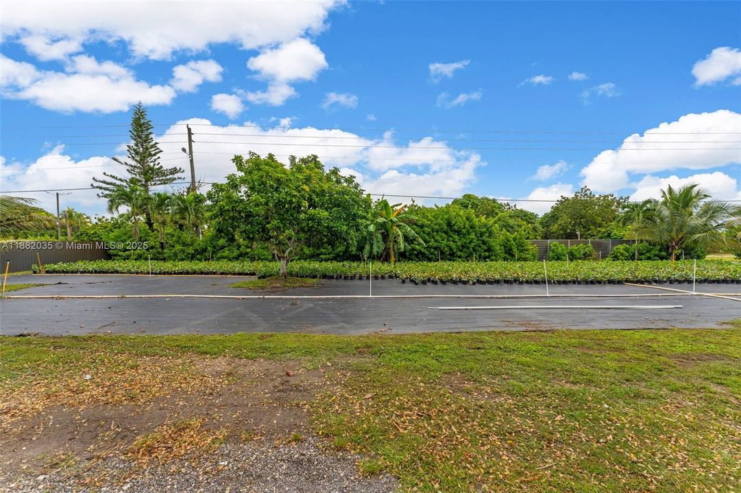 For Sale: $1,850,000 (8 beds, 5 baths, 4780 Square Feet)