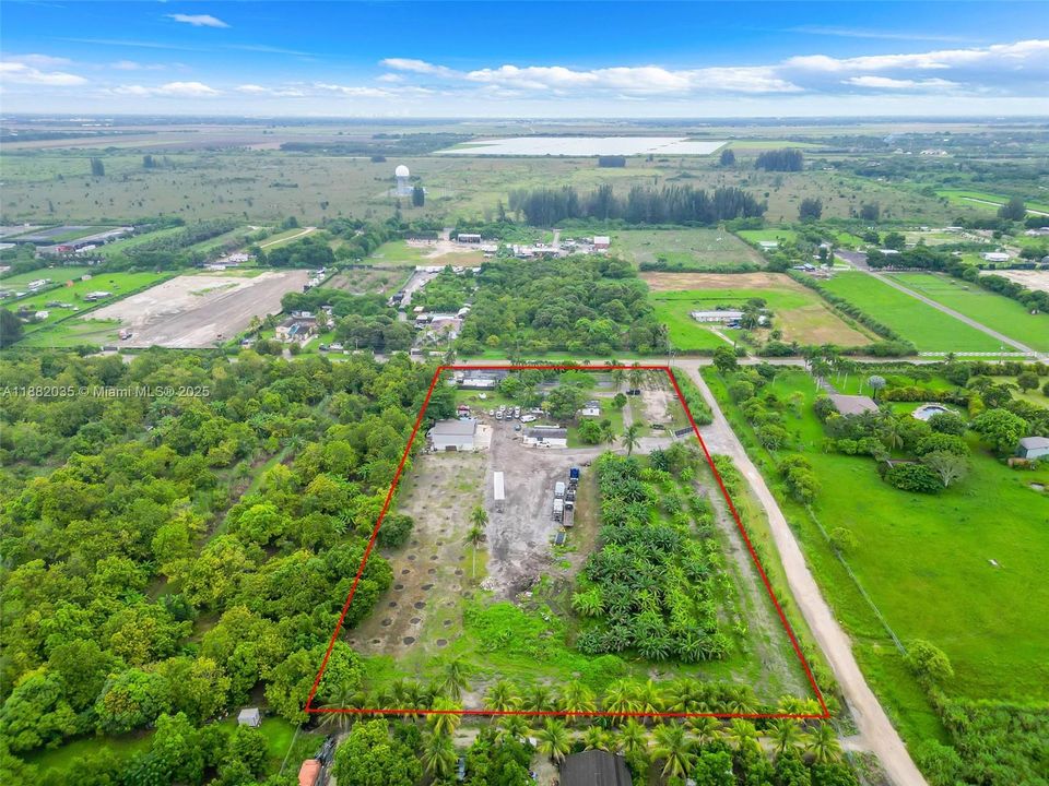 For Sale: $1,850,000 (8 beds, 5 baths, 4780 Square Feet)