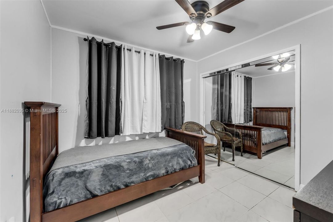 For Sale: $1,850,000 (8 beds, 5 baths, 4780 Square Feet)