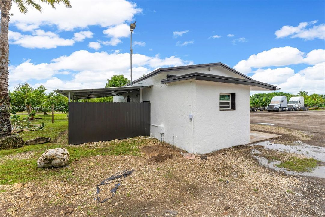 For Sale: $1,850,000 (8 beds, 5 baths, 4780 Square Feet)