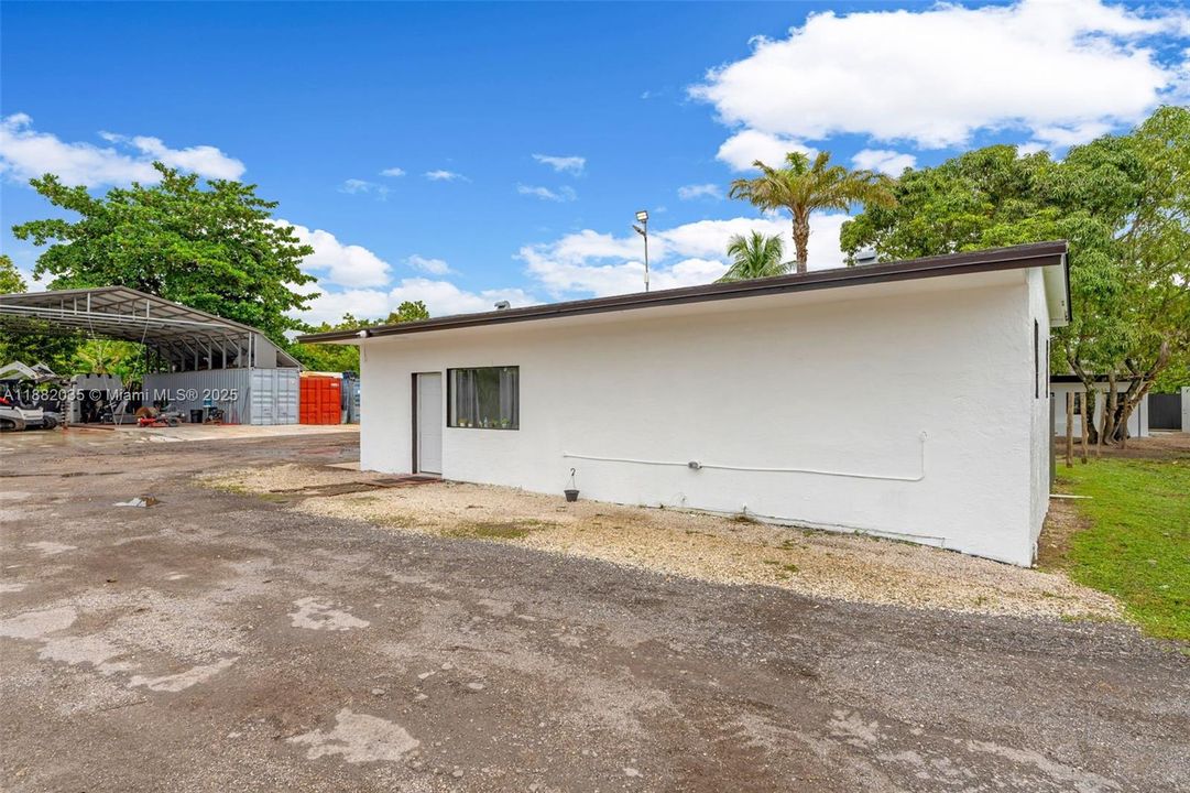 For Sale: $1,850,000 (8 beds, 5 baths, 4780 Square Feet)