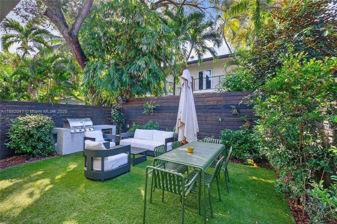 Activo con contrato: $1,475,000 (3 camas, 2 baños, 1756 Pies cuadrados)