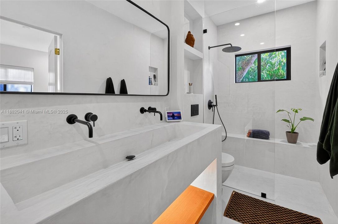 Activo con contrato: $1,475,000 (3 camas, 2 baños, 1756 Pies cuadrados)