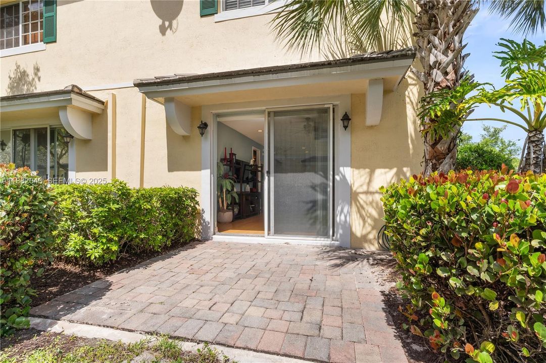 На продажу: $538,000 (3 спален, 2 ванн, 1704 Квадратных фут)