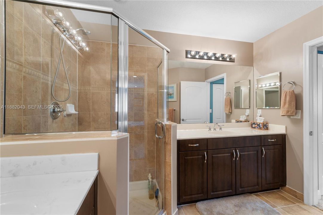 На продажу: $538,000 (3 спален, 2 ванн, 1704 Квадратных фут)