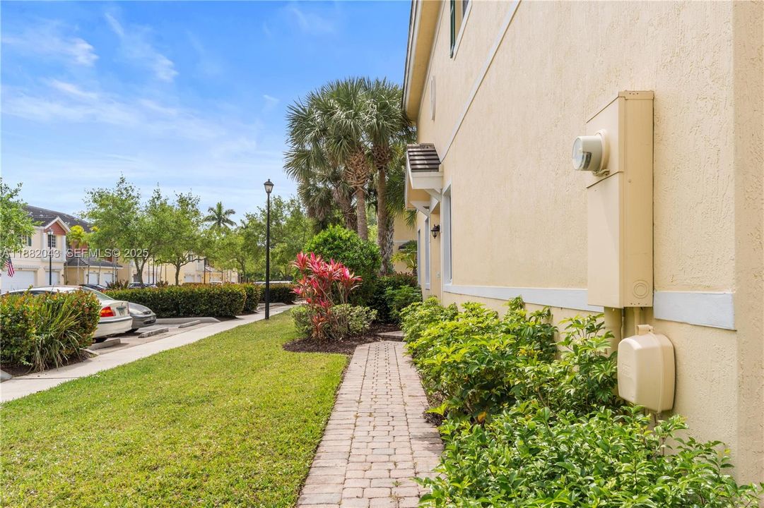 На продажу: $538,000 (3 спален, 2 ванн, 1704 Квадратных фут)