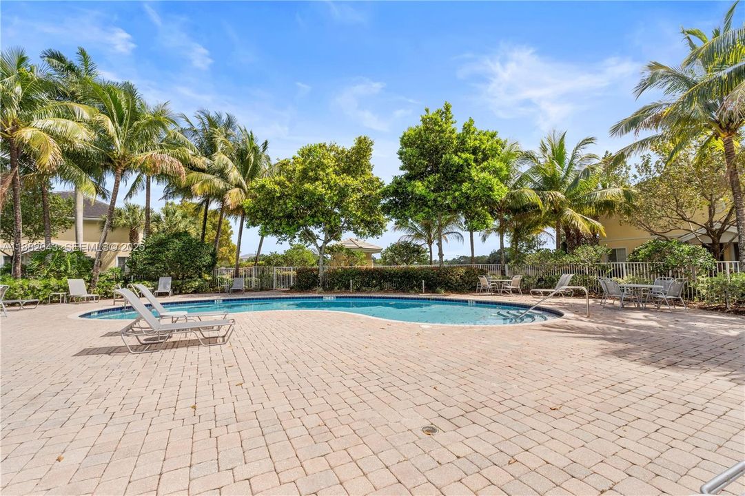 На продажу: $538,000 (3 спален, 2 ванн, 1704 Квадратных фут)