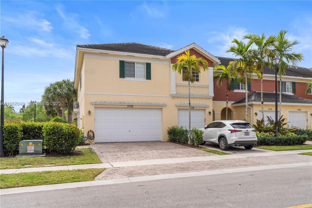 На продажу: $538,000 (3 спален, 2 ванн, 1704 Квадратных фут)