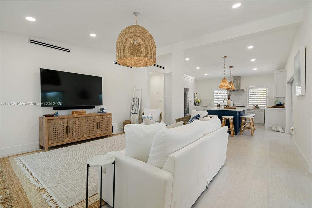 待售: $2,395,000 (3 贝兹, 2 浴室, 1496 平方英尺)