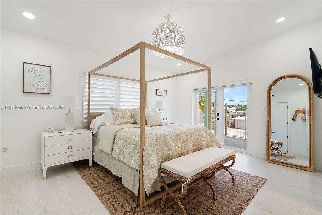 待售: $2,395,000 (3 贝兹, 2 浴室, 1496 平方英尺)