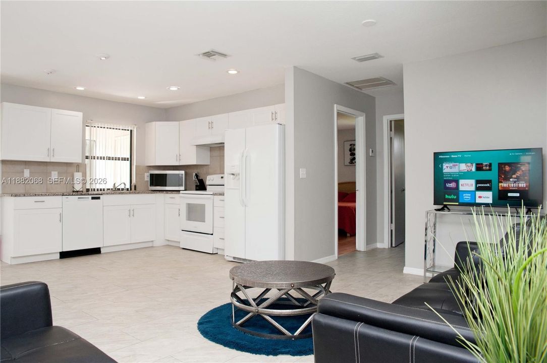 For Rent: $3,150 (4 beds, 2 baths, 1582 Square Feet)