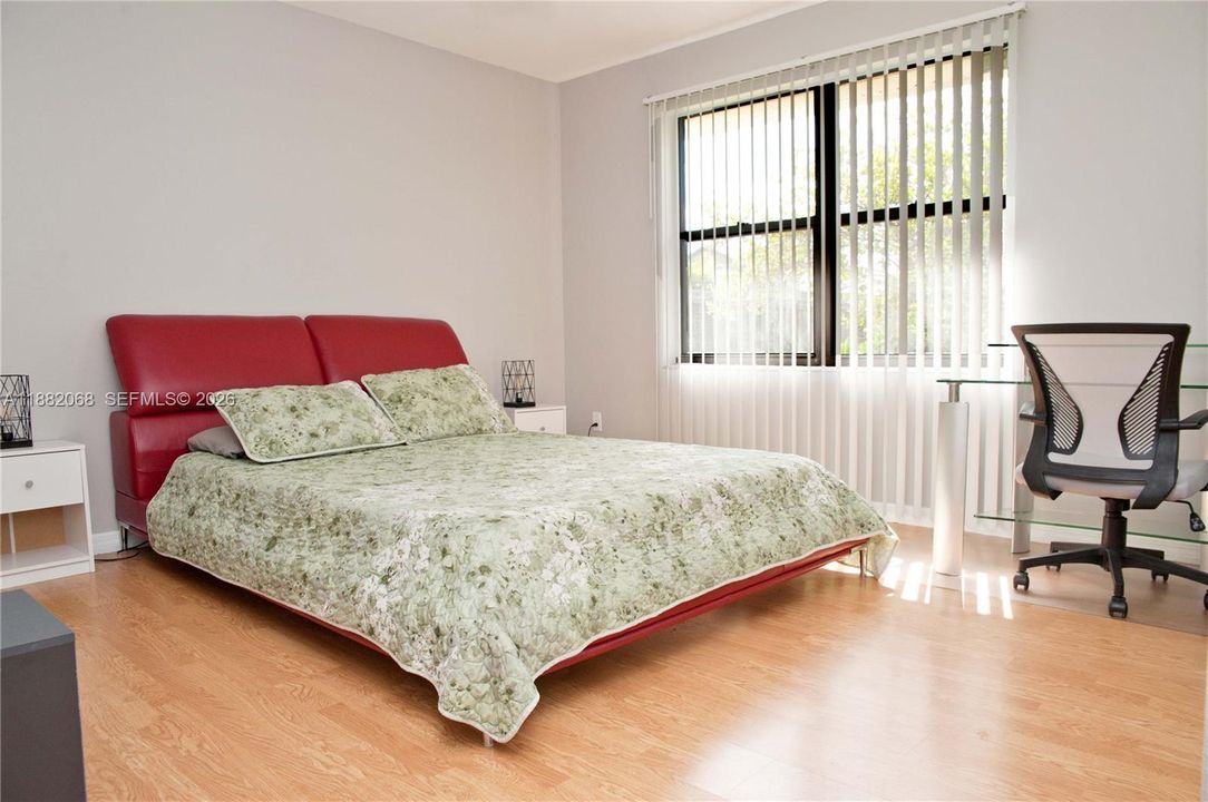 For Rent: $3,150 (4 beds, 2 baths, 1582 Square Feet)