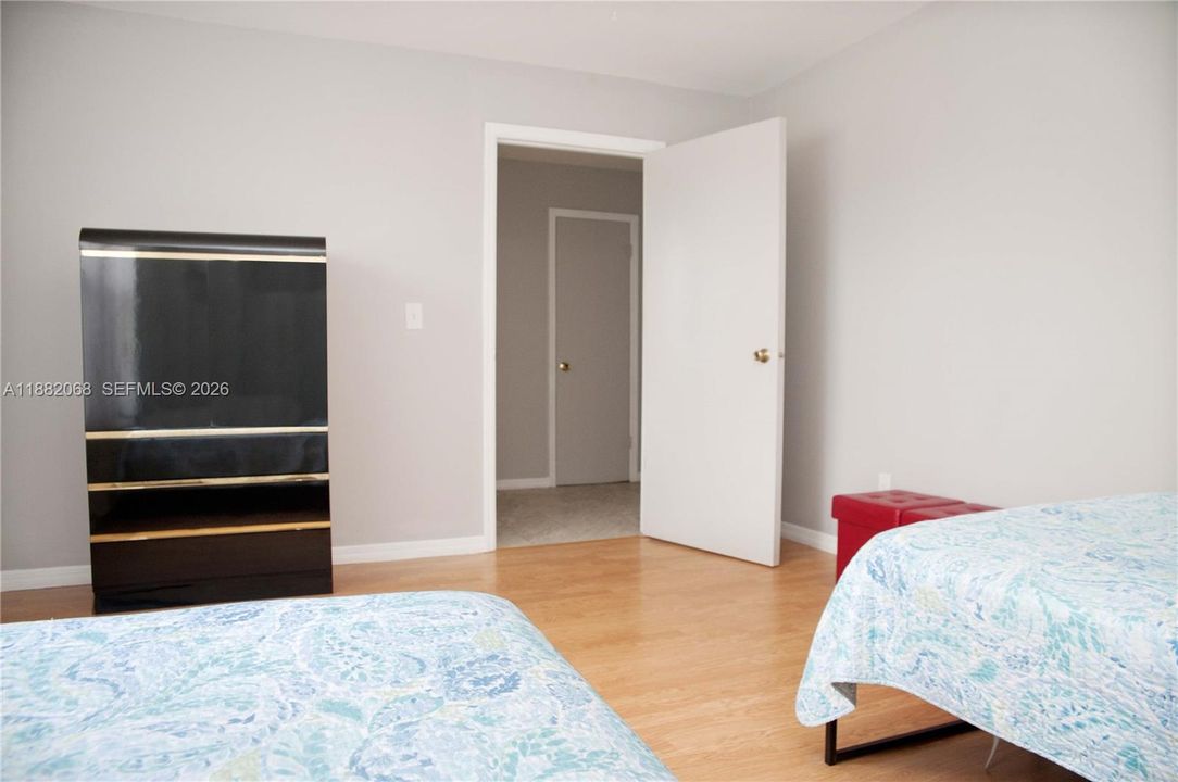For Rent: $3,150 (4 beds, 2 baths, 1582 Square Feet)