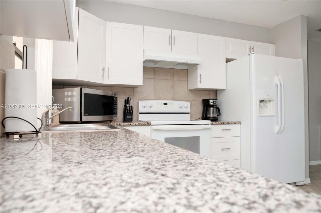 For Rent: $3,150 (4 beds, 2 baths, 1582 Square Feet)