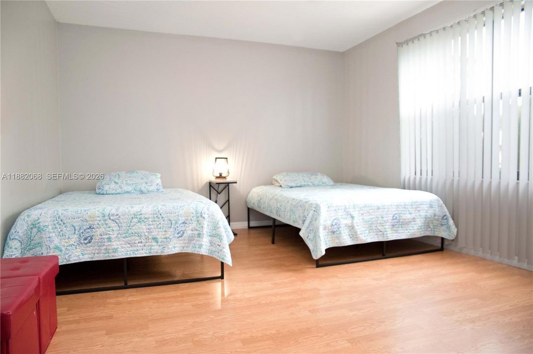 For Rent: $3,150 (4 beds, 2 baths, 1582 Square Feet)