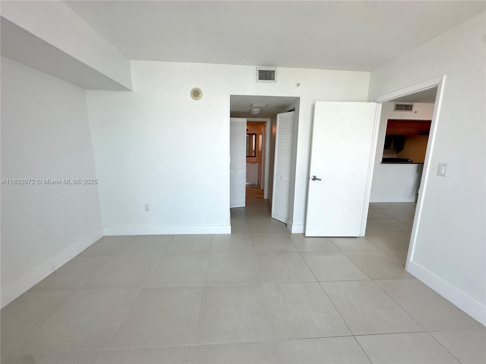 На продажу: $425,000 (1 спален, 1 ванн, 841 Квадратных фут)