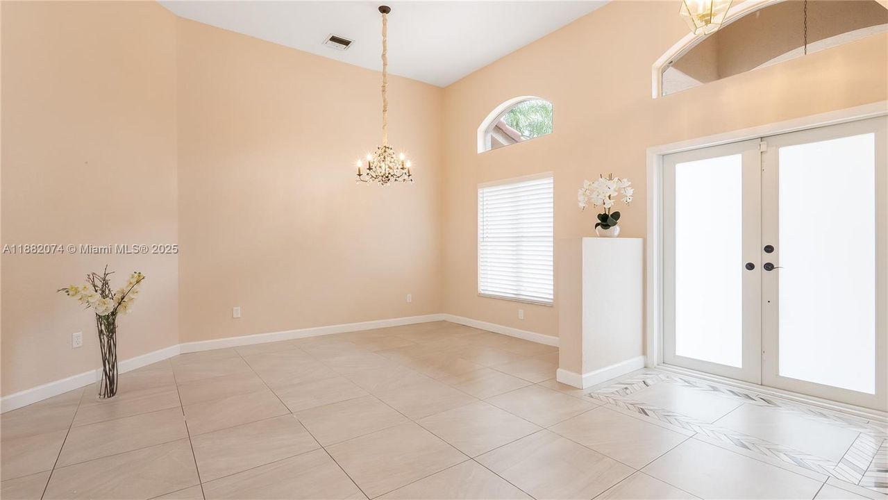 For Rent: $5,800 (4 beds, 3 baths, 2616 Square Feet)