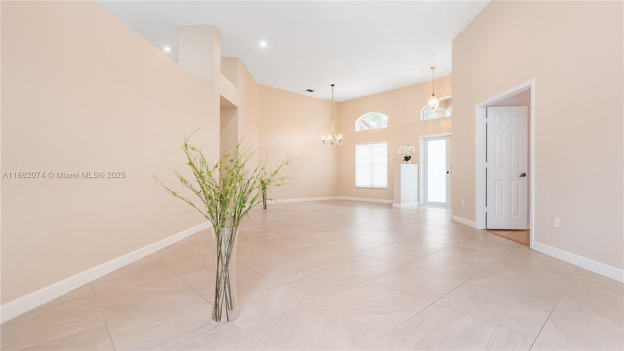 For Rent: $5,800 (4 beds, 3 baths, 2616 Square Feet)