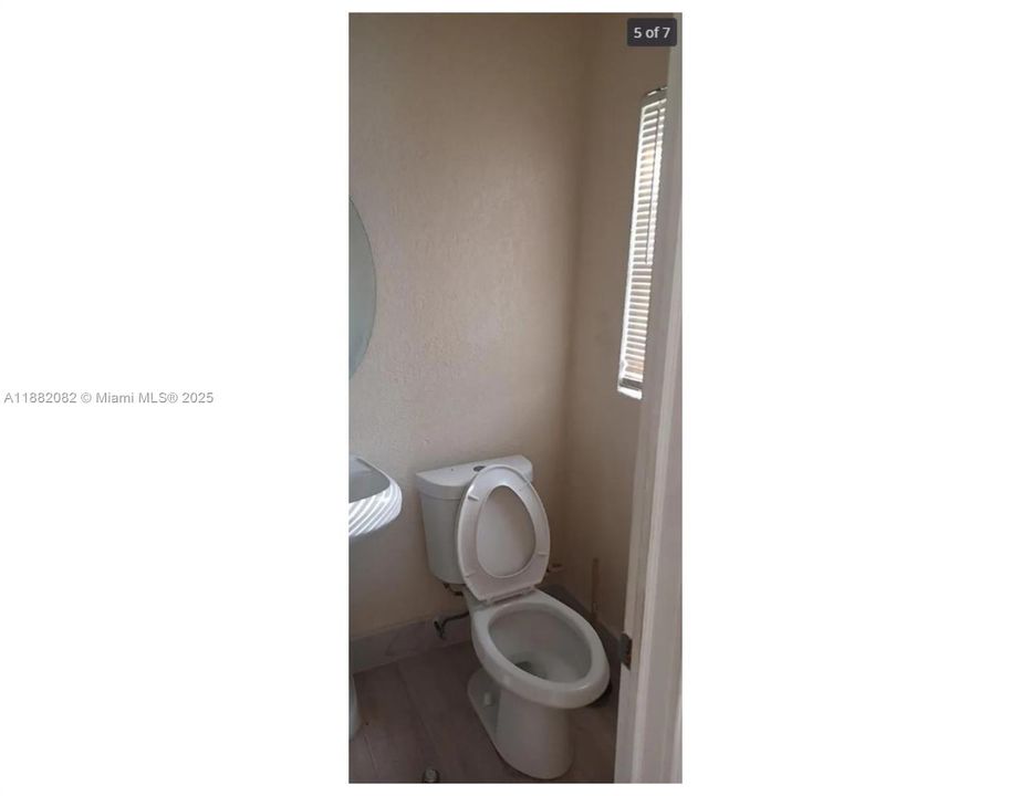 For Rent: $1,100 (0 beds, 1 baths, 300 Square Feet)