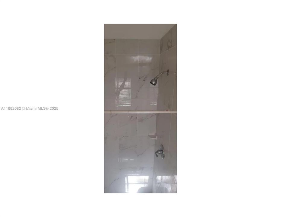 For Rent: $1,100 (0 beds, 1 baths, 300 Square Feet)