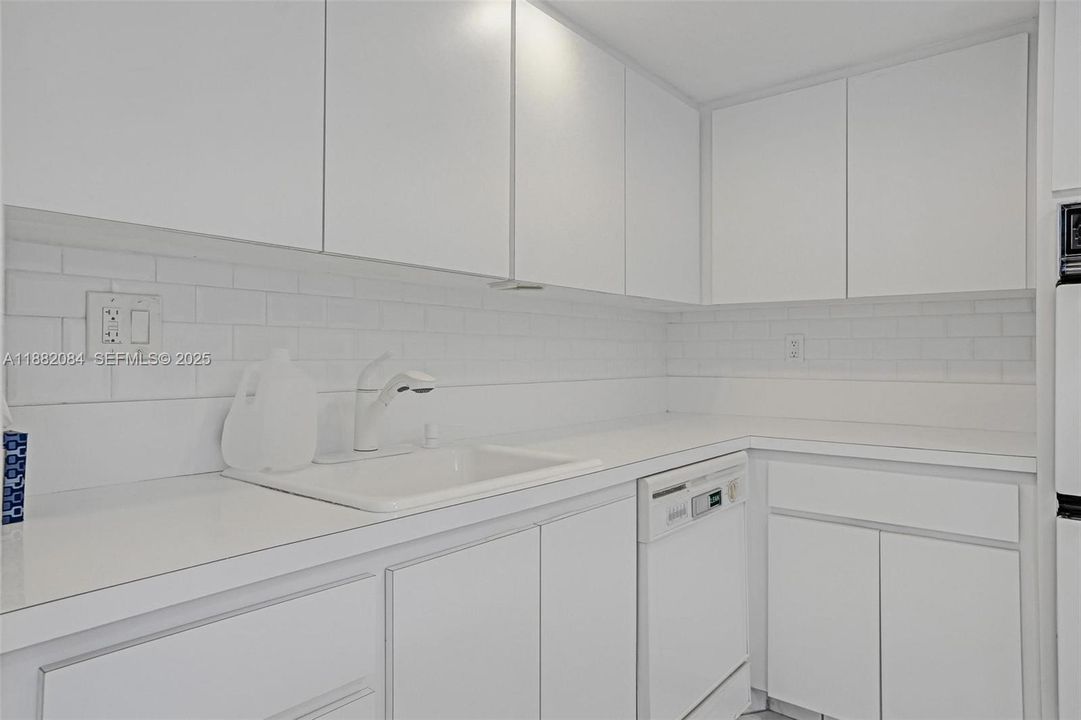 На продажу: $450,000 (2 спален, 2 ванн, 1696 Квадратных фут)