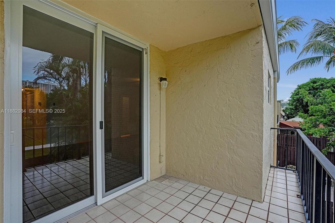 На продажу: $450,000 (2 спален, 2 ванн, 1696 Квадратных фут)