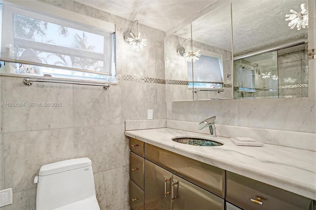 На продажу: $450,000 (2 спален, 2 ванн, 1696 Квадратных фут)