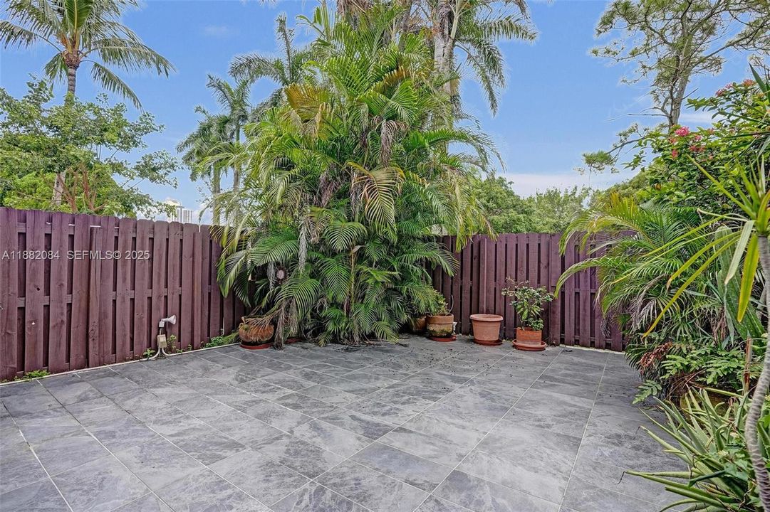 На продажу: $450,000 (2 спален, 2 ванн, 1696 Квадратных фут)