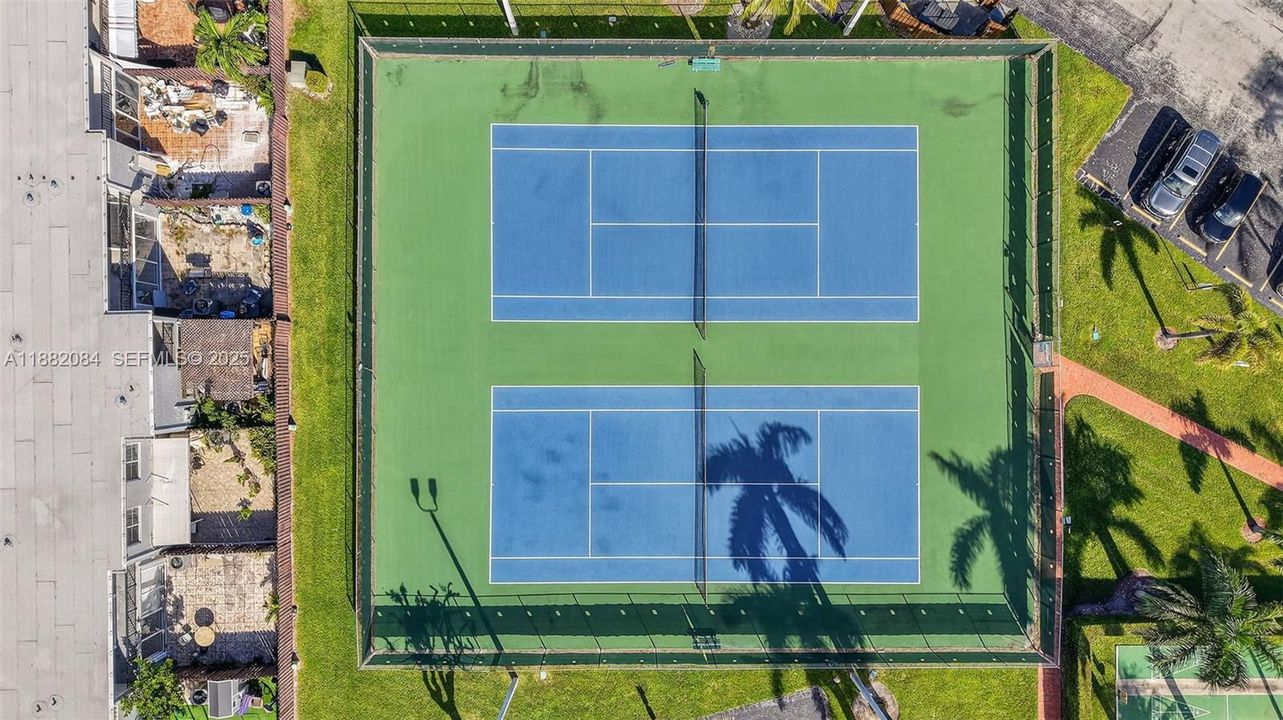 На продажу: $450,000 (2 спален, 2 ванн, 1696 Квадратных фут)