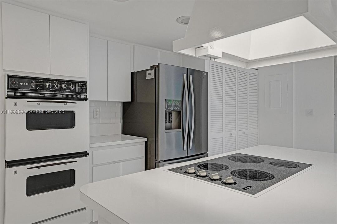 На продажу: $450,000 (2 спален, 2 ванн, 1696 Квадратных фут)