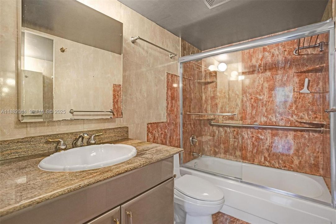 На продажу: $450,000 (2 спален, 2 ванн, 1696 Квадратных фут)