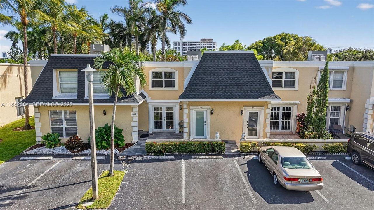 На продажу: $450,000 (2 спален, 2 ванн, 1696 Квадратных фут)