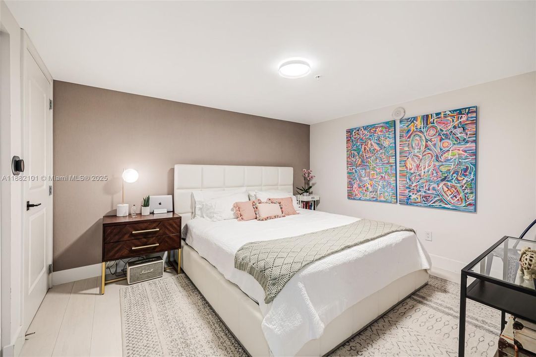 For Sale: $1,400,000 (3 beds, 3 baths, 1732 Square Feet)