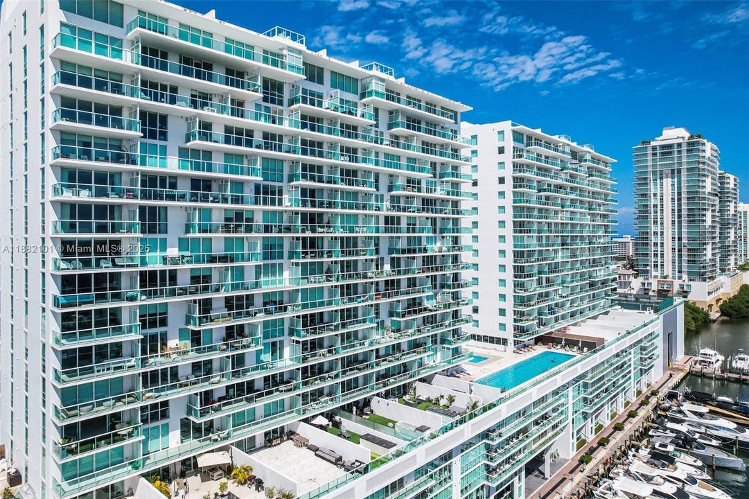 For Sale: $1,400,000 (3 beds, 3 baths, 1732 Square Feet)