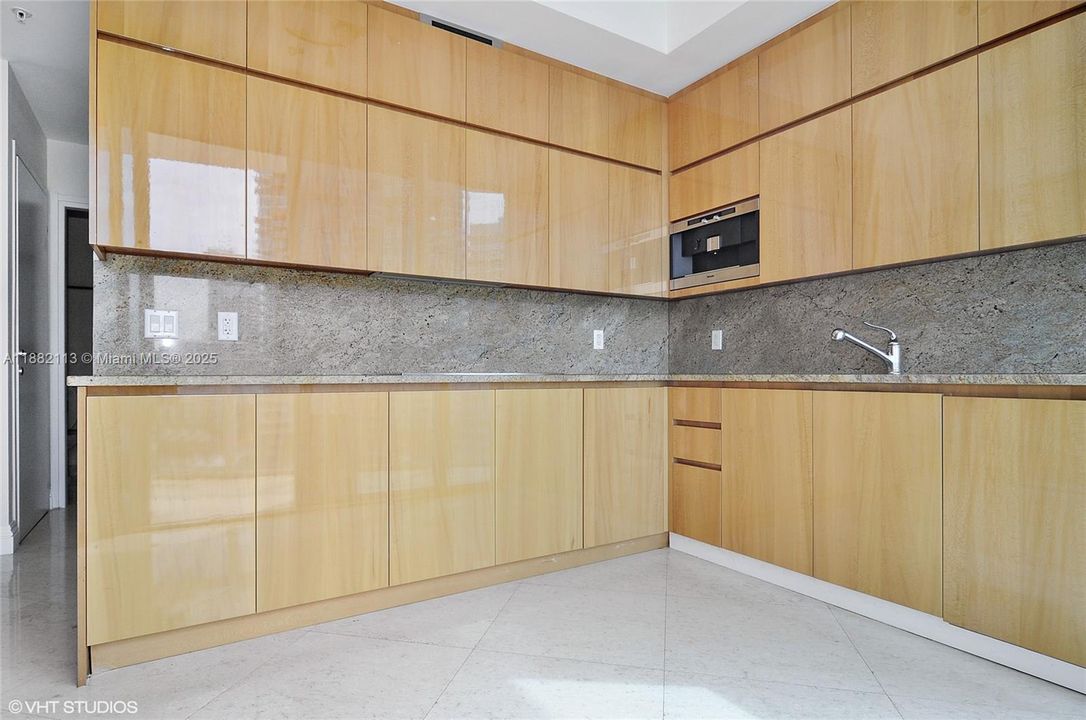 Active With Contract: $15,500 (2 beds, 2 baths, 1606 Square Feet)