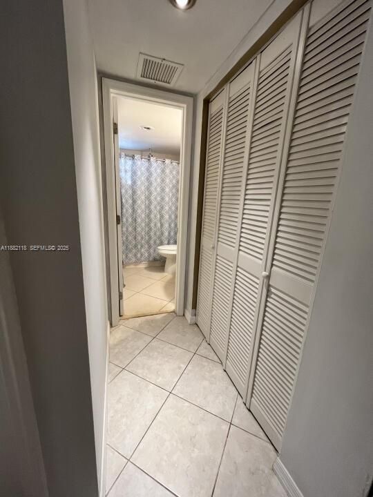 Active With Contract: $219,900 (2 beds, 2 baths, 870 Square Feet)