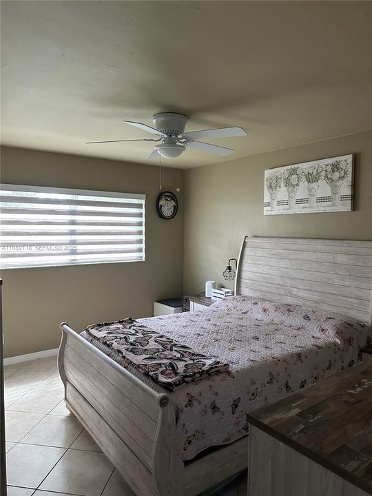 Active With Contract: $219,900 (2 beds, 2 baths, 870 Square Feet)