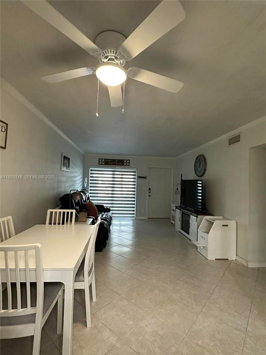 Active With Contract: $219,900 (2 beds, 2 baths, 870 Square Feet)