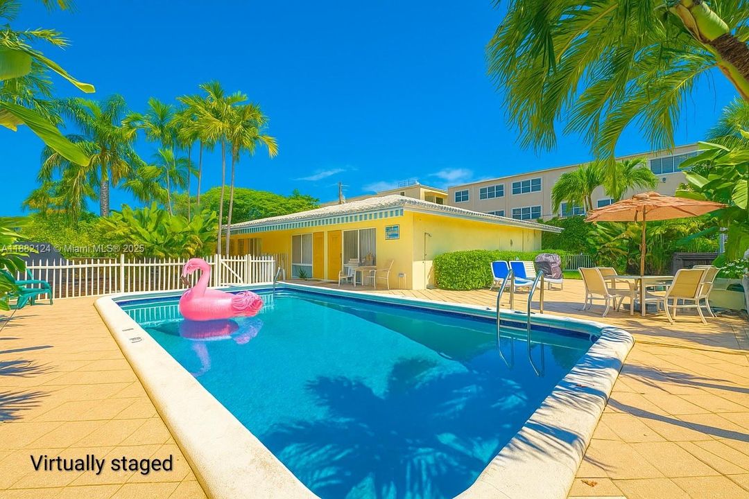 Active With Contract: $1,750 (1 beds, 1 baths, 645 Square Feet)