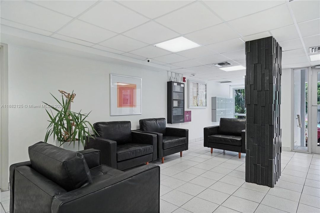 Под контрактом: $290,000 (1 спален, 1 ванн, 655 Квадратных фут)