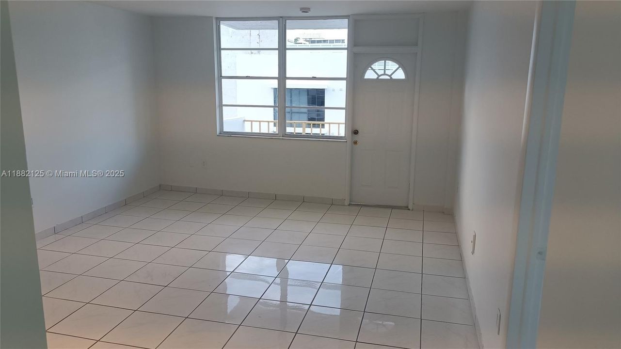 Под контрактом: $290,000 (1 спален, 1 ванн, 655 Квадратных фут)